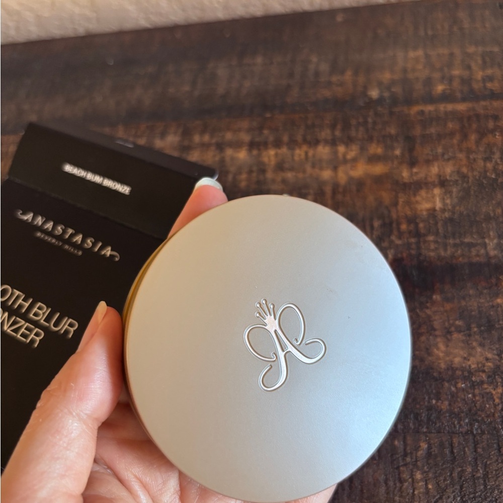 NIP-Smooth Blur Bronzer - Beach Bum Bronze - Picture 5 of 8